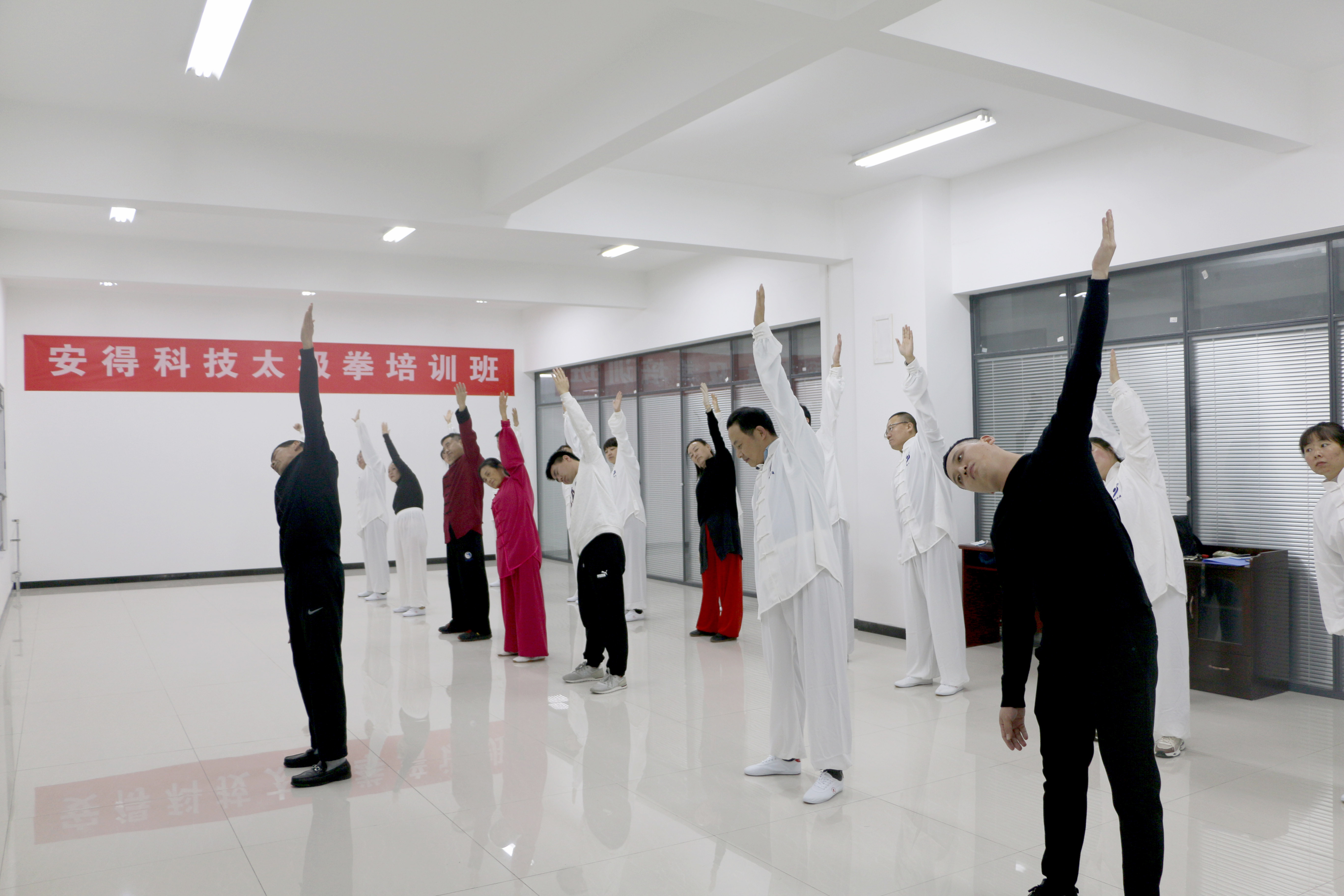 1635489876980218.jpg 1635489876980218.jpg